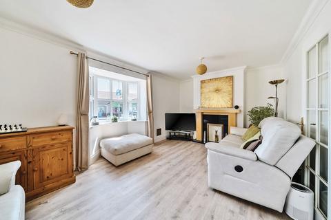 28 Hatton Way, Corsham, SN13 9UW