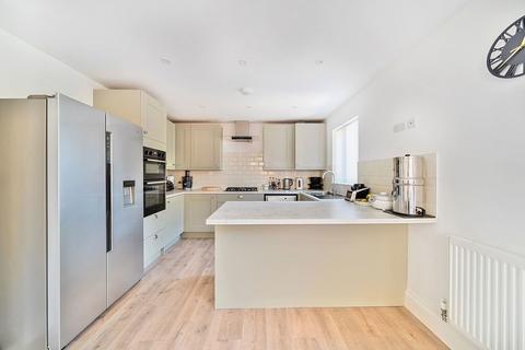 28 Hatton Way, Corsham, SN13 9UW
