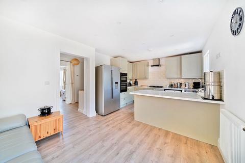 28 Hatton Way, Corsham, SN13 9UW