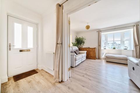 28 Hatton Way, Corsham, SN13 9UW