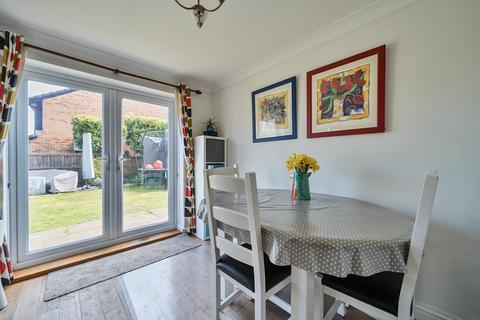 1 Badgers Close, Wanborough, Swindon, SN4 0EN