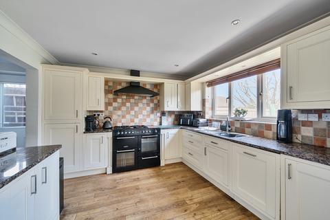 1 Badgers Close, Wanborough, Swindon, SN4 0EN
