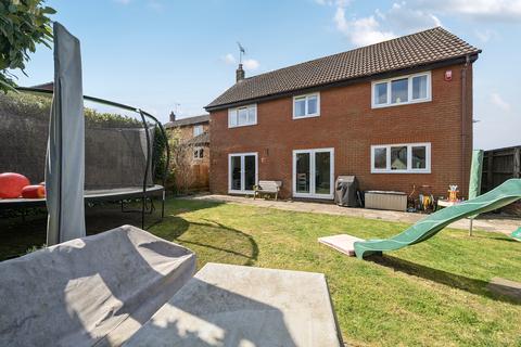 1 Badgers Close, Wanborough, Swindon, SN4 0EN