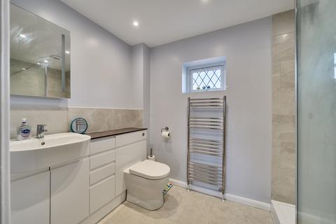 1 Badgers Close, Wanborough, Swindon, SN4 0EN