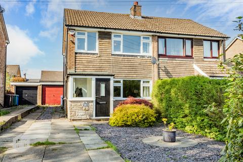 18 Heswall Drive, Walshaw, Bury, BL8 3BY