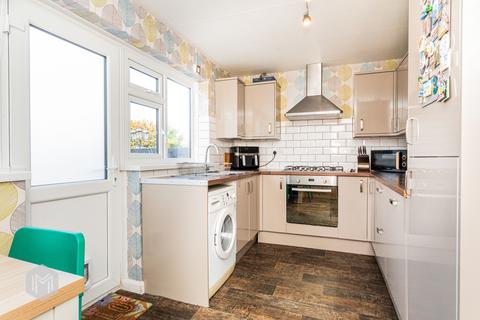 18 Heswall Drive, Walshaw, Bury, BL8 3BY