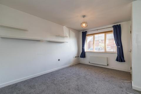 2 bedroom townhouse to rent, Kelbrook Grove, Stoke-on-Trent ST1