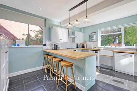 4 bedroom detached house for sale, Winchester Road, Frinton-on-Sea, Essex, CO13