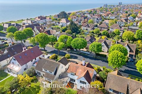 4 bedroom detached house for sale, Winchester Road, Frinton-on-Sea, Essex, CO13