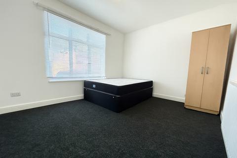 undefined, Large Furnished Room To Let - HP11