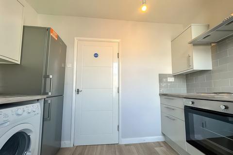 undefined, Large Furnished Room To Let - HP11