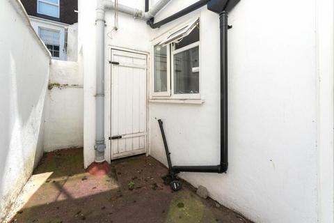 4 bedroom house to rent, Viaduct Road, Brighton