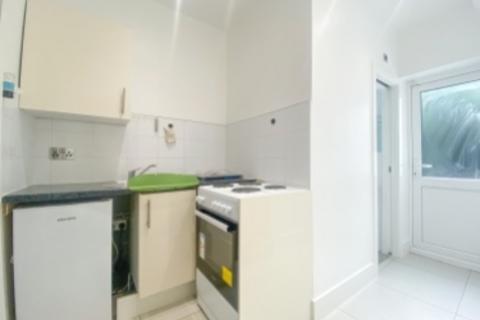 House share to rent, Uxbridge Road, Stanmore, HA7 3LJ