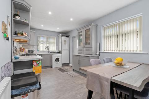 2 bedroom semi-detached bungalow for sale, Laburnum Avenue, Woolston, WA1