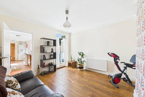 2 bedroom terraced house for sale, West Parade , Sutton , HU7 4XU