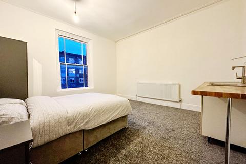 1 bedroom in a house share to rent, 13 Wellington Road, Smethwick, B67