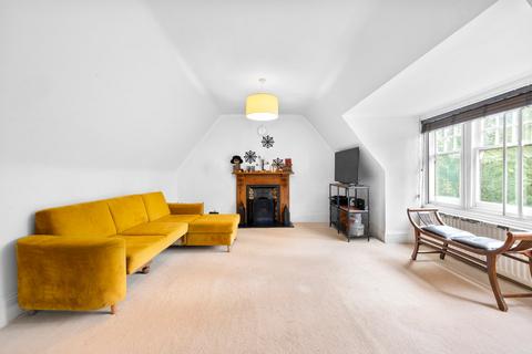 3 bedroom apartment for sale, Cavendish Road, Weybridge, KT13