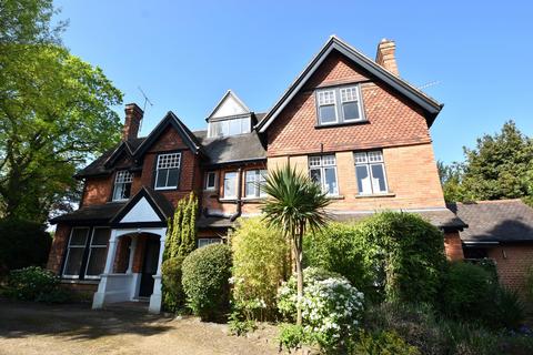 3 bedroom apartment for sale, Cavendish Road, Weybridge, KT13
