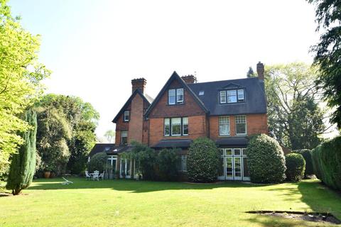 3 bedroom apartment for sale, Cavendish Road, Weybridge, KT13