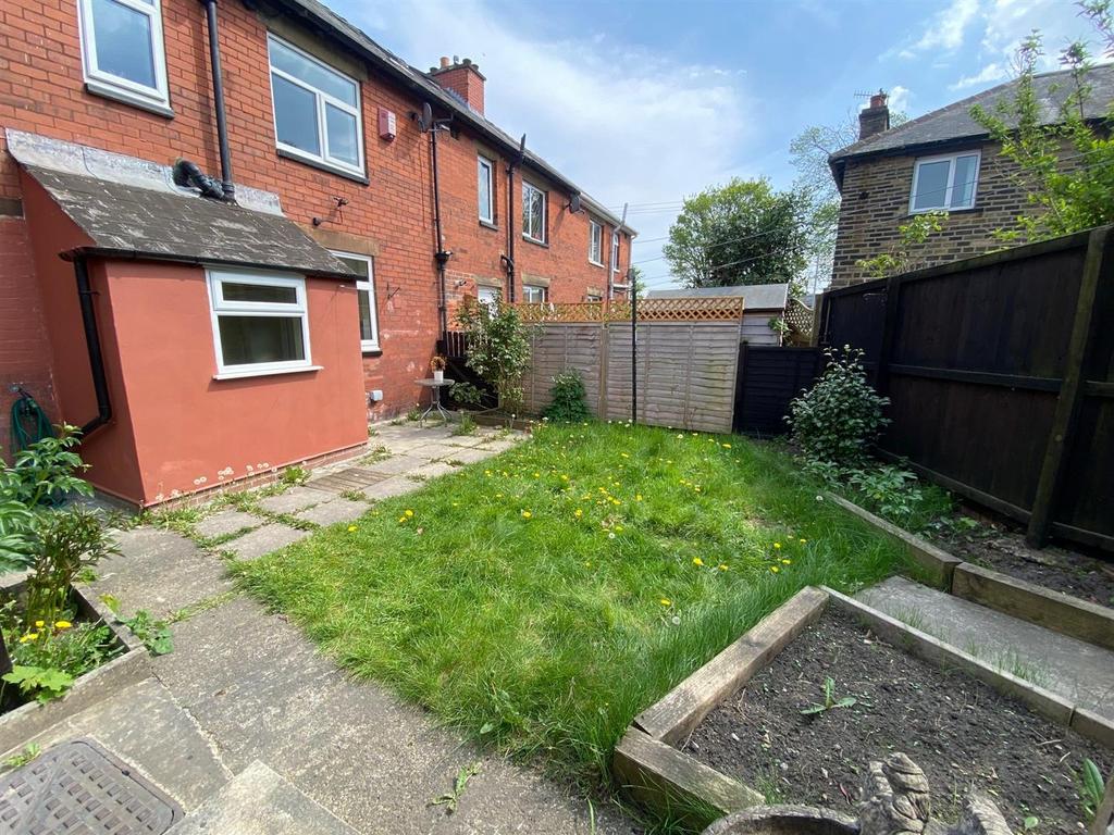 REAR GARDEN 1.jpg