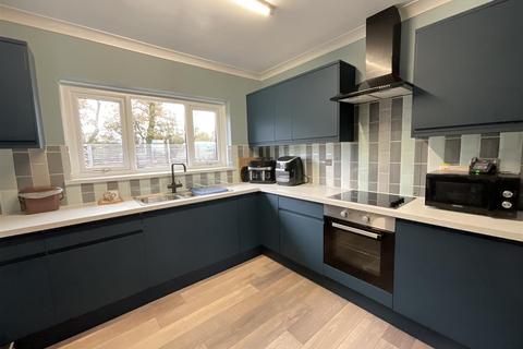 4 bedroom property with land for sale, Black Lion Road, Ammanford SA18