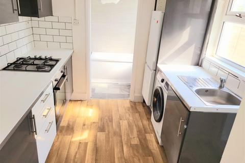 27 Angle Road, Grays, RM20 4AP