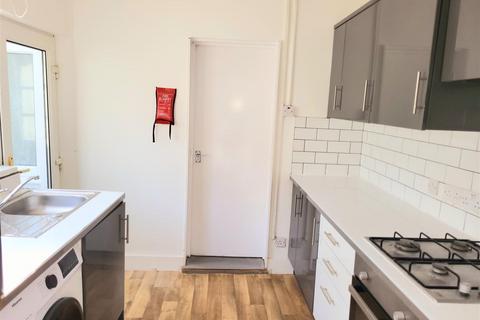 27 Angle Road, Grays, RM20 4AP