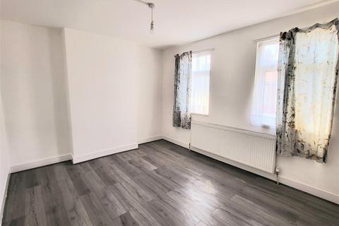 27 Angle Road, Grays, RM20 4AP