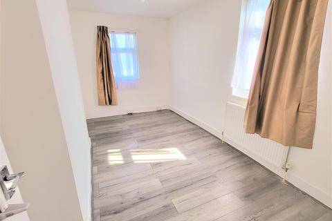 27 Angle Road, Grays, RM20 4AP