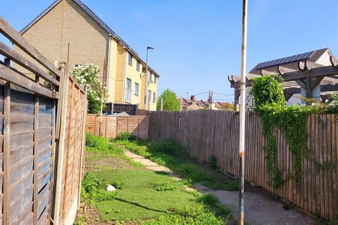 27 Angle Road, Grays, RM20 4AP