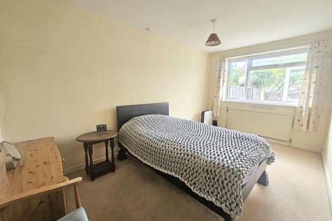 32 Leaze Close, Berkeley, GL13 9DA