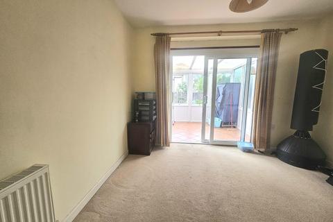 32 Leaze Close, Berkeley, GL13 9DA