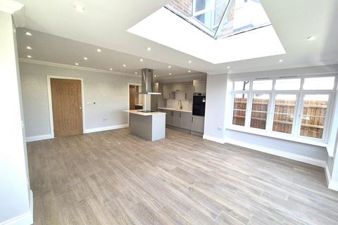 4 bedroom link detached house for sale, at Nationwide, Plot 6 Follyfield Gardens, Stebbing Road CM6