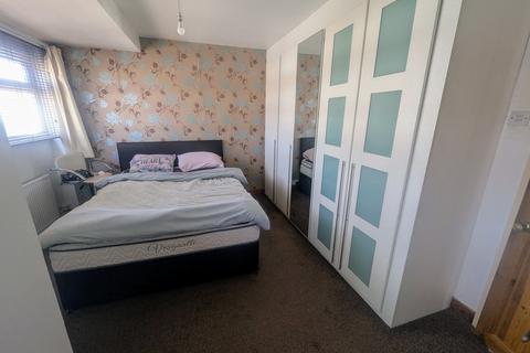 2 bedroom semi-detached house to rent, Courtenay Road, Birmingham, B44