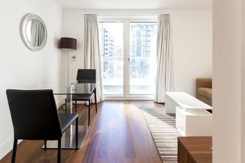 undefined, Lincoln Plaza, South Quay, E14