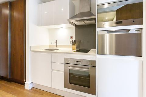 undefined, Lincoln Plaza, South Quay, E14