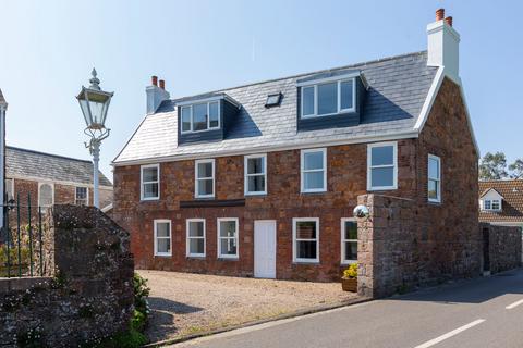 5 bedroom detached house for sale, Maison de Faldouet