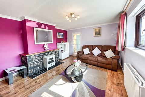 3 bedroom detached bungalow for sale, Stryd Y Fron, Bala