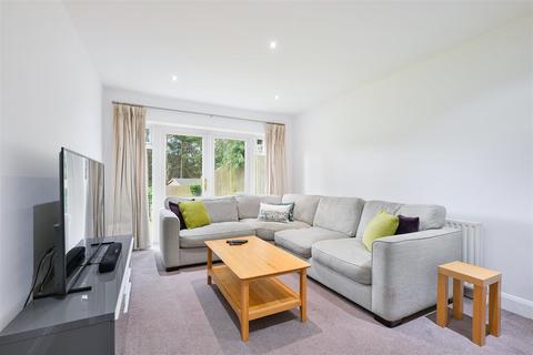 23 The Ridings, Epsom, KT18 5JQ