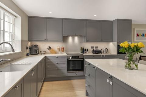 17 Lonsdale Road, London, W11 2BY