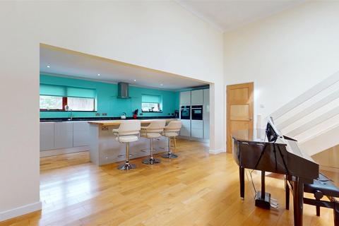 4 bedroom detached house for sale, Colesbourne Drive, Downhead Park, Milton Keynes