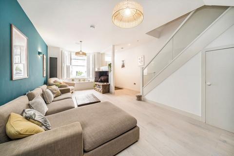 63 Trevelyan Road, London, SW17 9LR