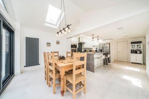63 Trevelyan Road, London, SW17 9LR