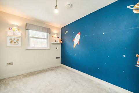 63 Trevelyan Road, London, SW17 9LR