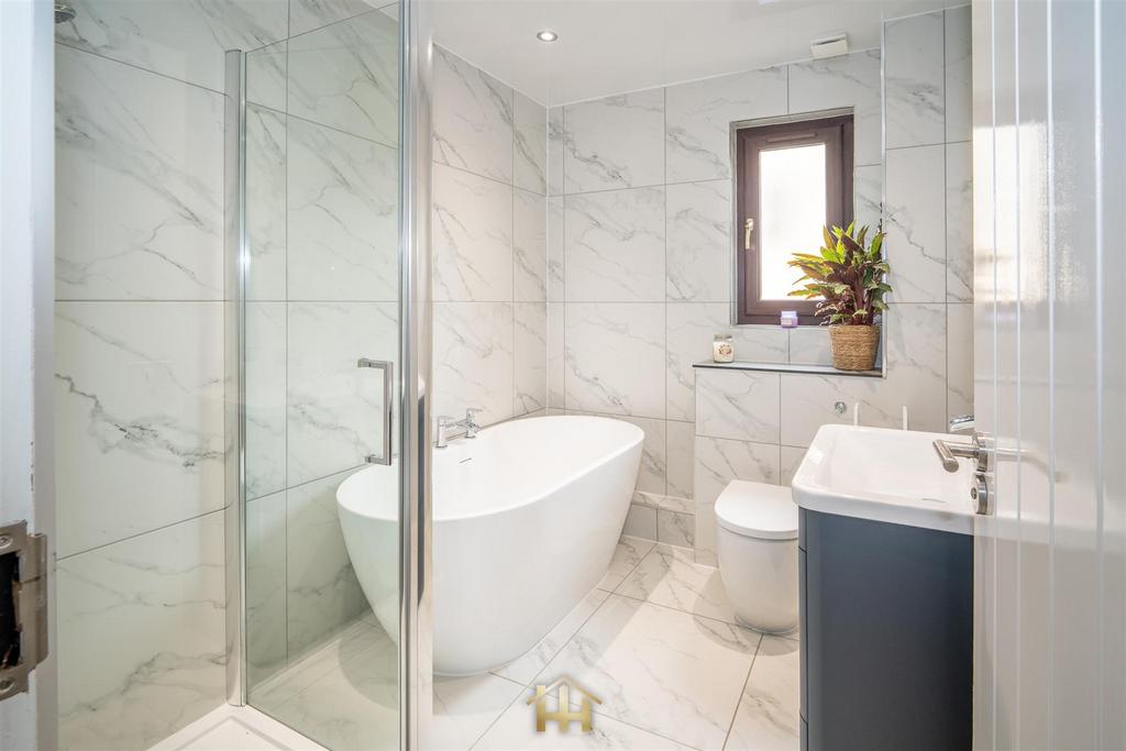 6 Cobden Court DD3 6 BX 280425 EDIT (46 of 70).jpg