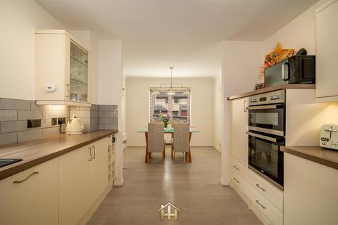 6 Cobden Court, Cobden Street, DD3 6BX
