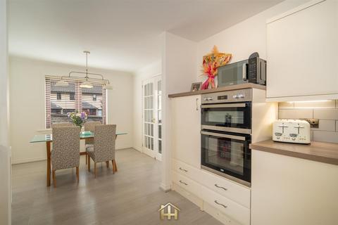 6 Cobden Court, Cobden Street, DD3 6BX