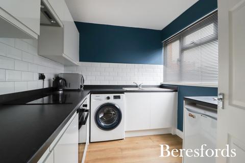 2 bedroom maisonette for sale, Briarleas Gardens, Upminster, RM14