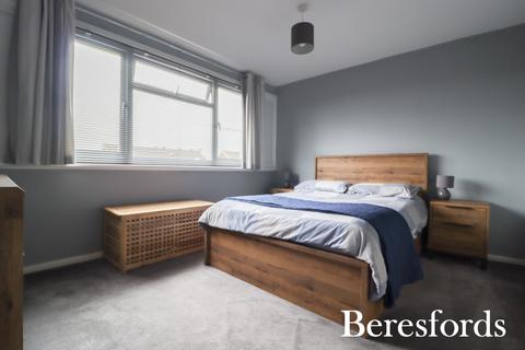 2 bedroom maisonette for sale, Briarleas Gardens, Upminster, RM14