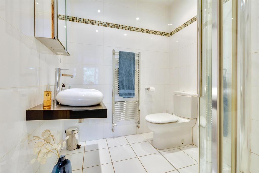 Ensuite.jpeg
